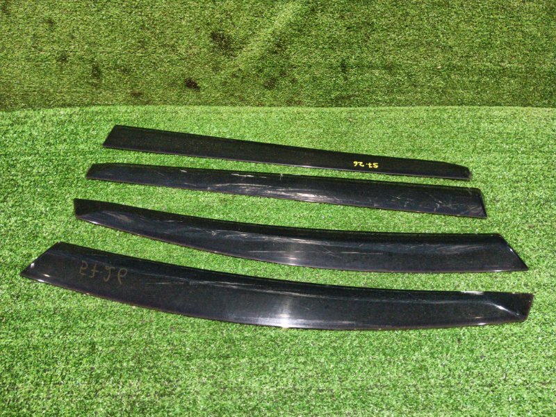 Ветровик Mazda MPV LY3P L3-VE 2006 (б/у)