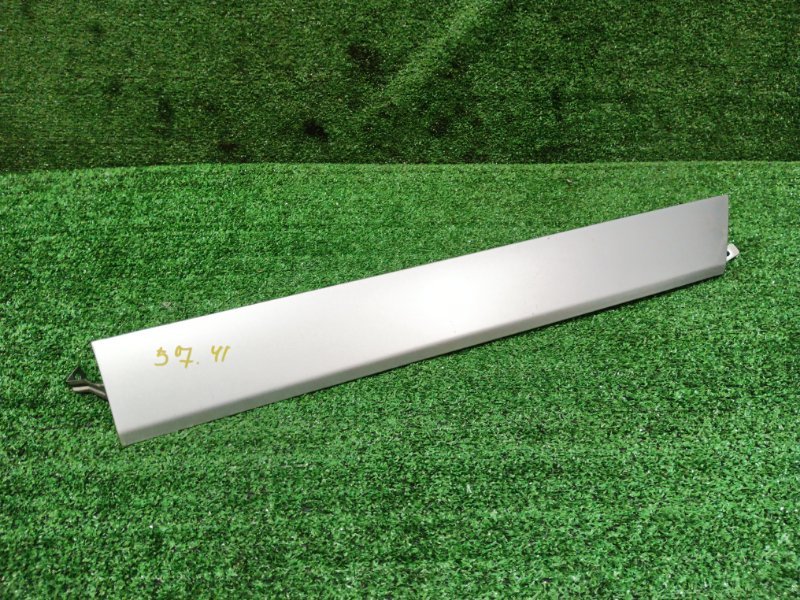 Молдинг двери Nissan Serena NC25 MR20DE 2006 левый (б/у)