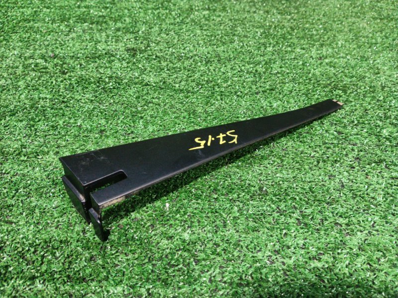 Накладка Honda Stepwgn RK1 R20A 2009 правая (б/у)