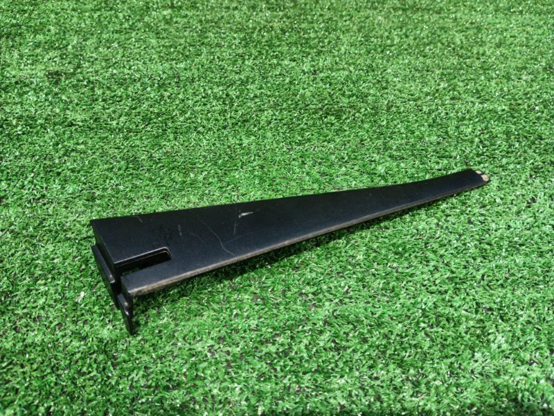 Накладка Honda Stepwgn RK1 R20A 2012 правая (б/у)