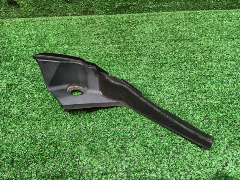 Решетка под лобовое стекло Honda Stepwgn RK1 R20A 2010 правая (б/у)