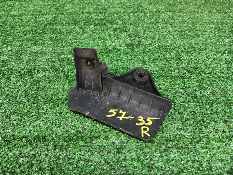 Брызговик Audi A3 CXS 2013 правый (б/у)