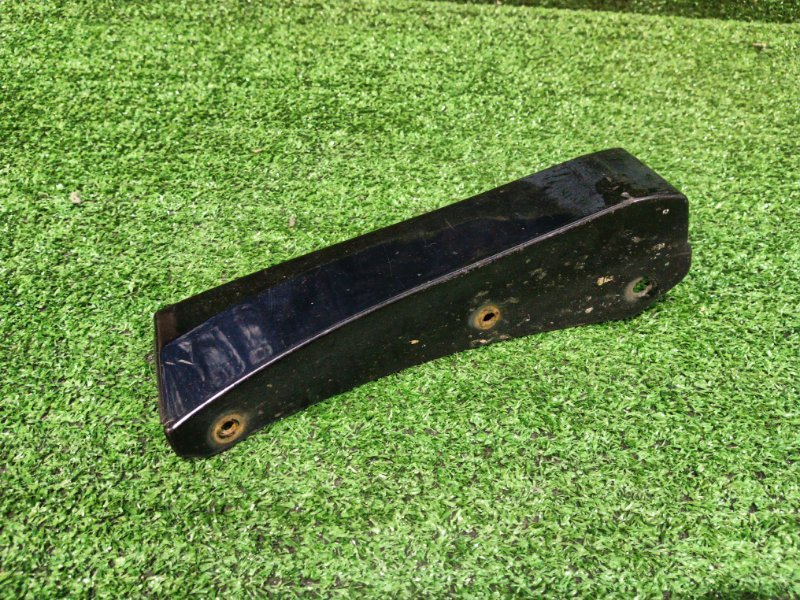 Накладка на крыло Toyota Voxy ZRR70 3ZR-FE 2008 передняя левая (б/у)