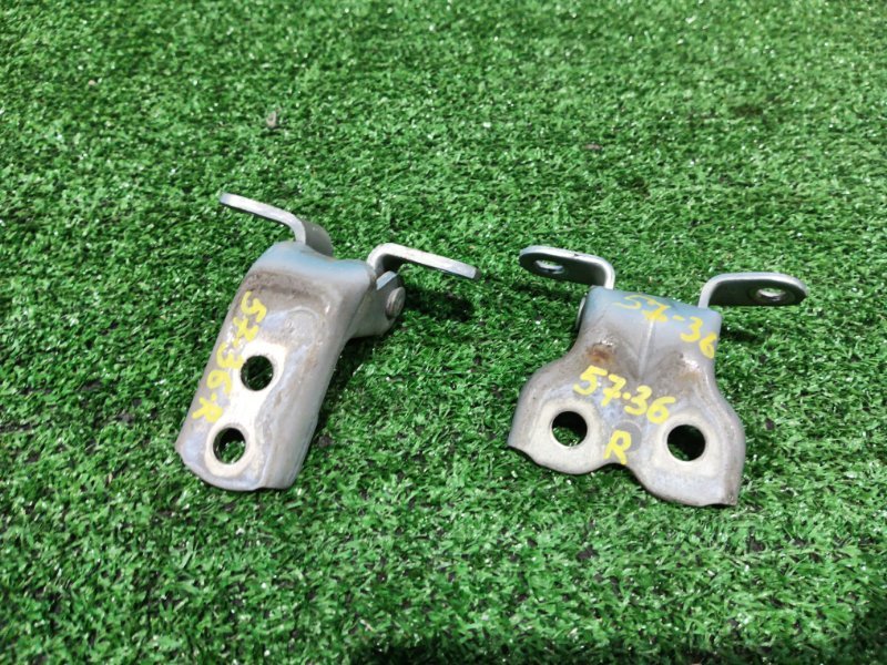 Кронштейн двери Toyota Vitz SCP10 1SZ-FE 2004 правый (б/у)