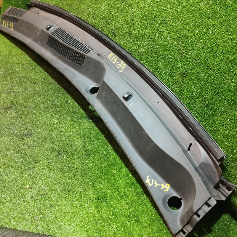 Решетка под лобовое стекло Toyota Passo KGC30 1KR-FE 2010 (б/у)