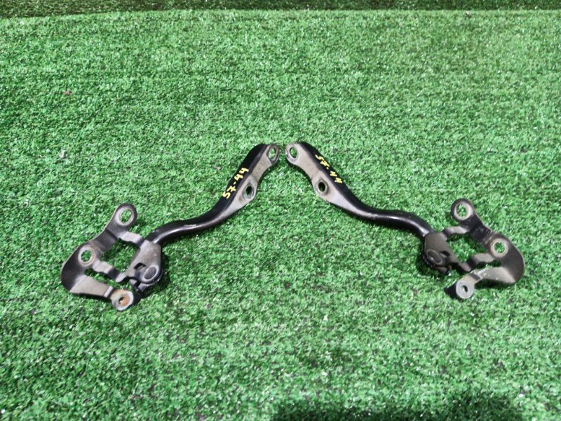 Кронштейн капота Toyota Voxy ZRR70 3ZR-FE 2008 (б/у)