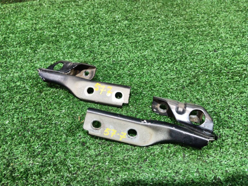 Кронштейн капота Audi A3 8PA CAXC 2003 (б/у)