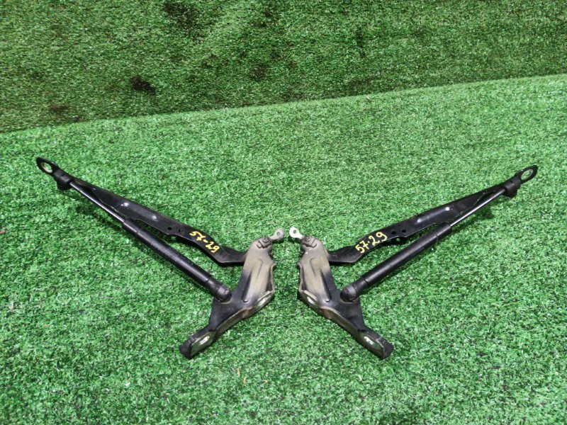 Кронштейн капота Volvo V70 B4204T 2016 (б/у)