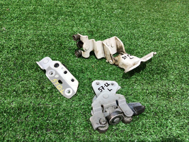 Кронштейн двери Nissan NV200 VM20 HR16DE 2012 задний левый (б/у)