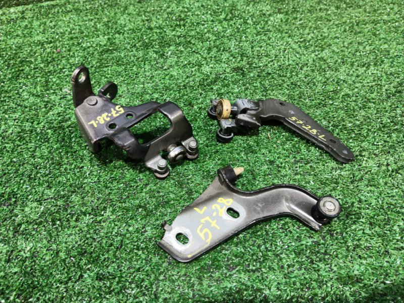 Кронштейн двери Toyota Voxy ZRR70 3ZR-FE 2010 задний левый (б/у)