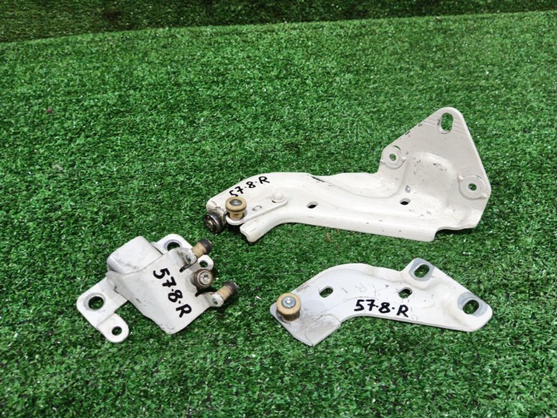 Кронштейн двери Toyota LiteAce S412M 3SZ-VE 2013 правый (б/у)