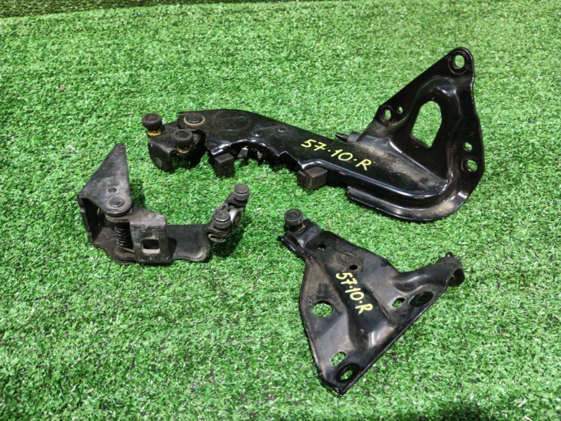 Кронштейн двери Honda Stepwgn RK1 R20A задний правый (б/у)