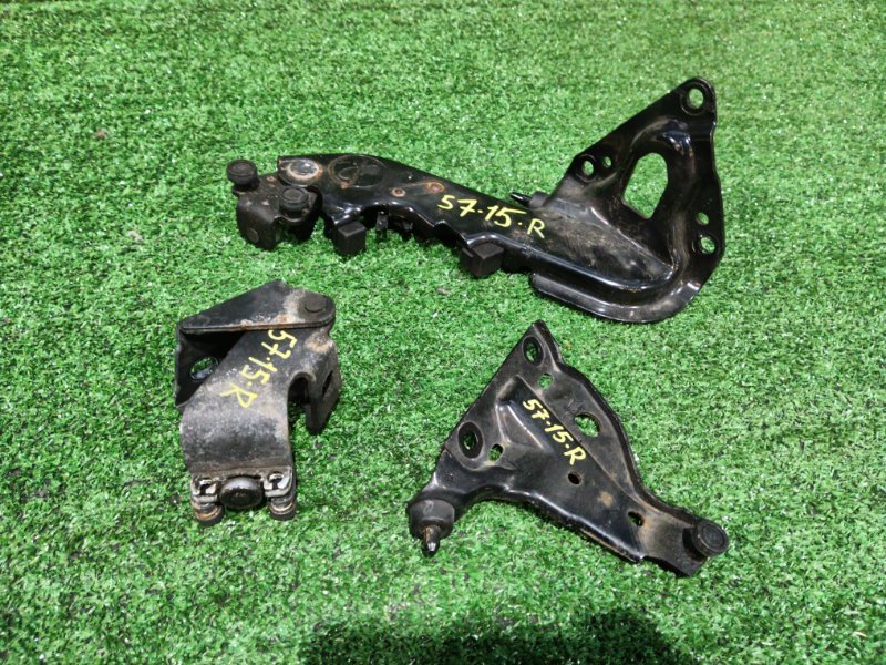 Кронштейн двери Honda Stepwgn RK1 R20A задний правый (б/у)