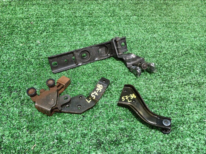 Кронштейн двери Mazda MPV LW3W L3-DE 2004 левый (б/у)