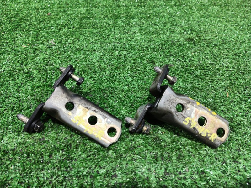 Кронштейн двери Mitsubishi Grandis NA4W 4G69 2004 правый (б/у)