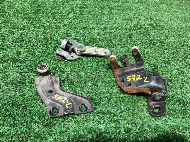 Кронштейн двери Toyota Lite Ace Noah KR42V 7K-E 2000 левый (б/у)