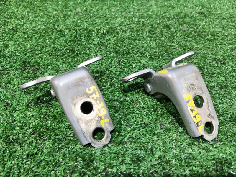 Кронштейн двери Honda Edix BE3 K20A 2008 левый (б/у)