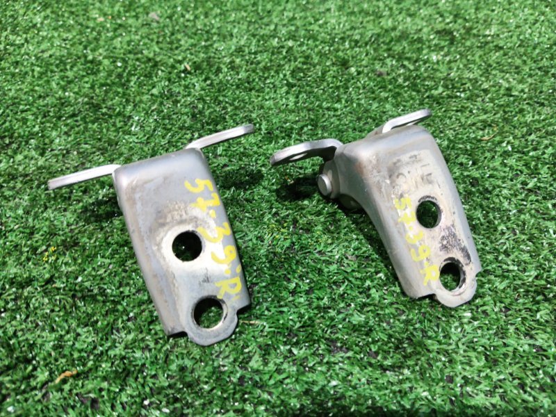 Кронштейн двери Honda Edix BE3 K20A 2008 правый (б/у)