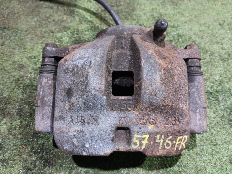 Суппорт Toyota Hiace RZH111 2RZ-E 2002 передний правый (б/у)