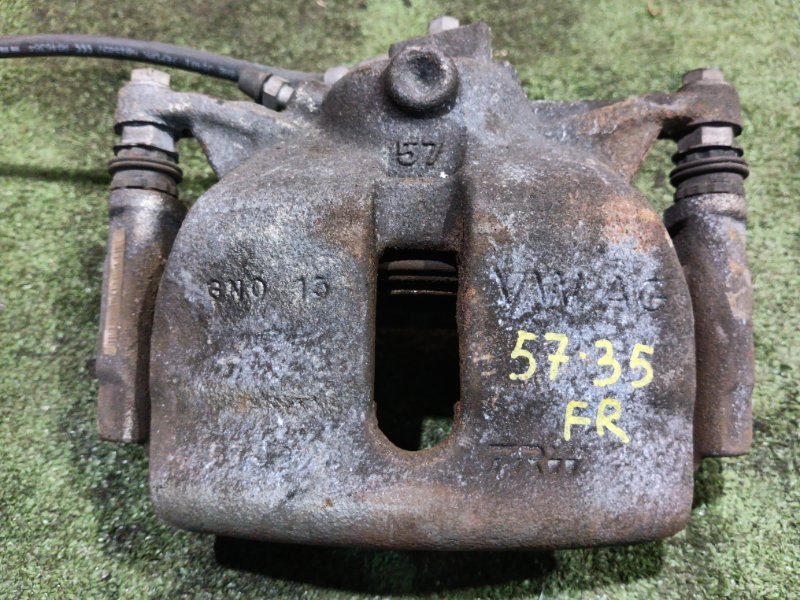 Суппорт Audi A3 CXS 2013 передний правый (б/у)