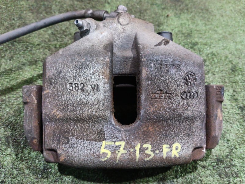 Суппорт Volkswagen Golf 5M1 CAX 2008 передний правый (б/у)