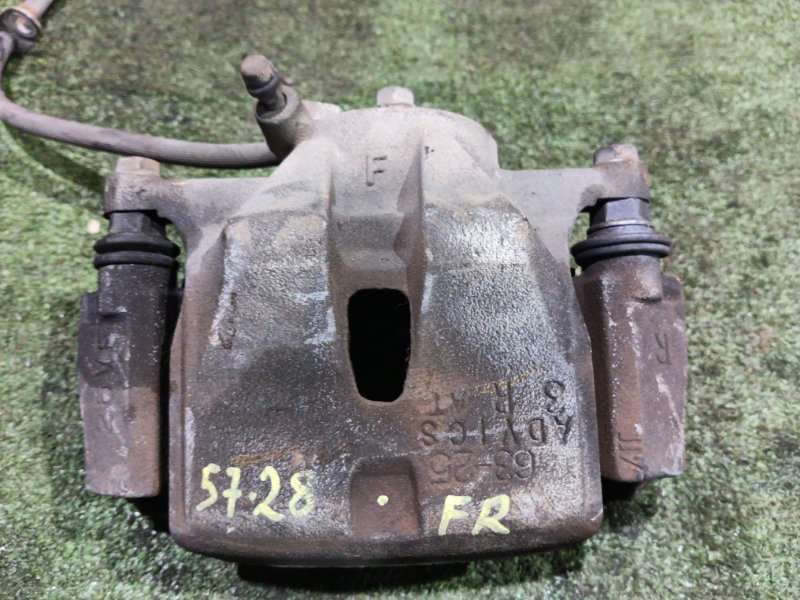 Суппорт Toyota Voxy ZRR70 3ZR-FE 2010 передний правый (б/у)