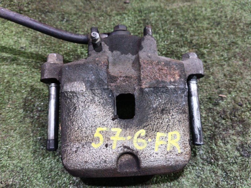 Суппорт Mitsubishi Colt Z21A 4A90 2010 передний правый (б/у)