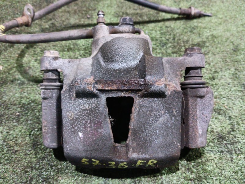 Суппорт Toyota Vitz SCP10 1SZ-FE 2004 передний правый (б/у)