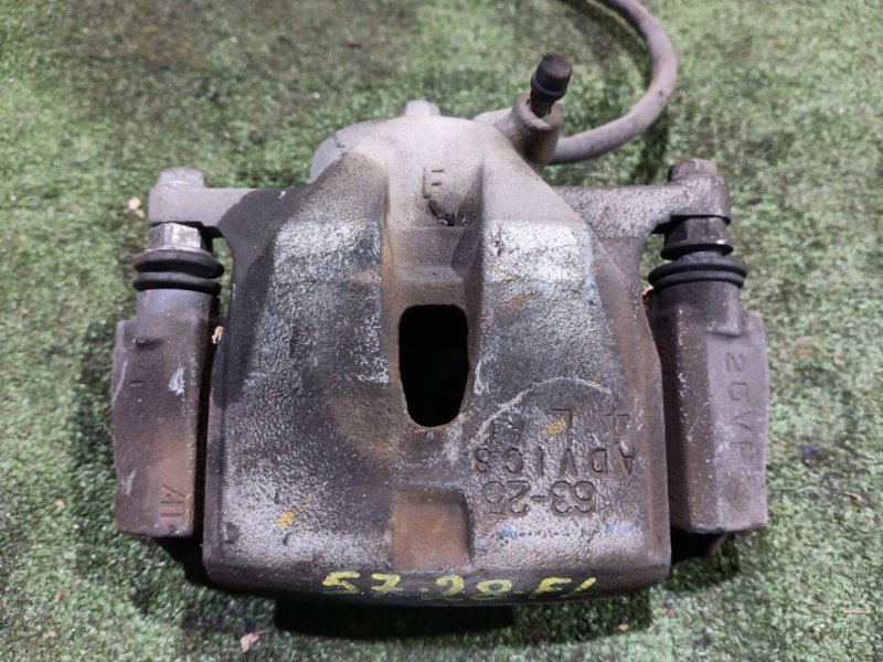 Суппорт Toyota Voxy ZRR70 3ZR-FE 2010 передний левый (б/у)