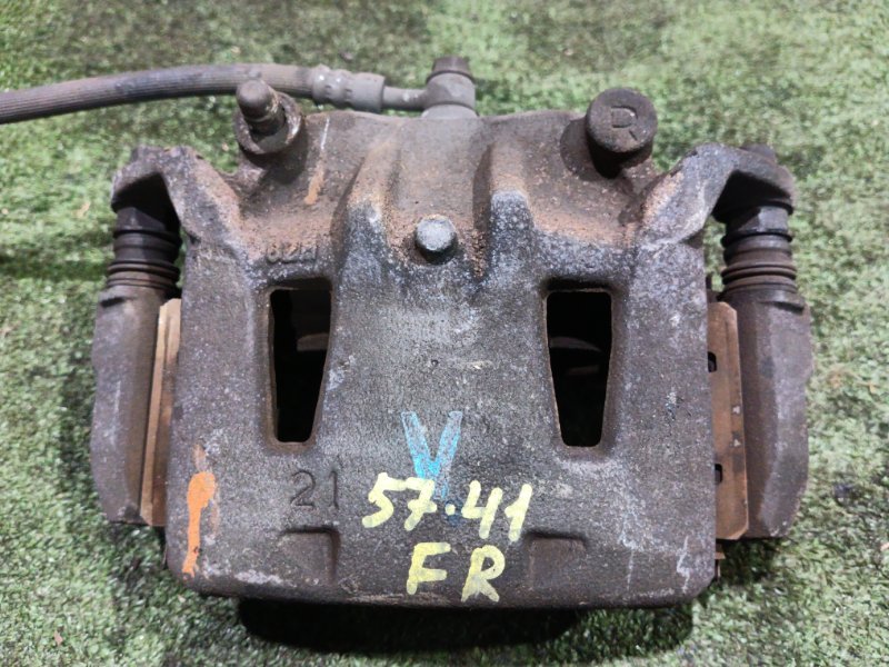 Суппорт Nissan Serena NC25 MR20DE 2006 передний правый (б/у)