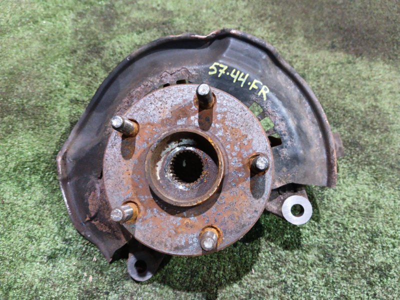 Ступица Toyota Voxy ZRR70 3ZR-FE 2008 передняя правая (б/у)