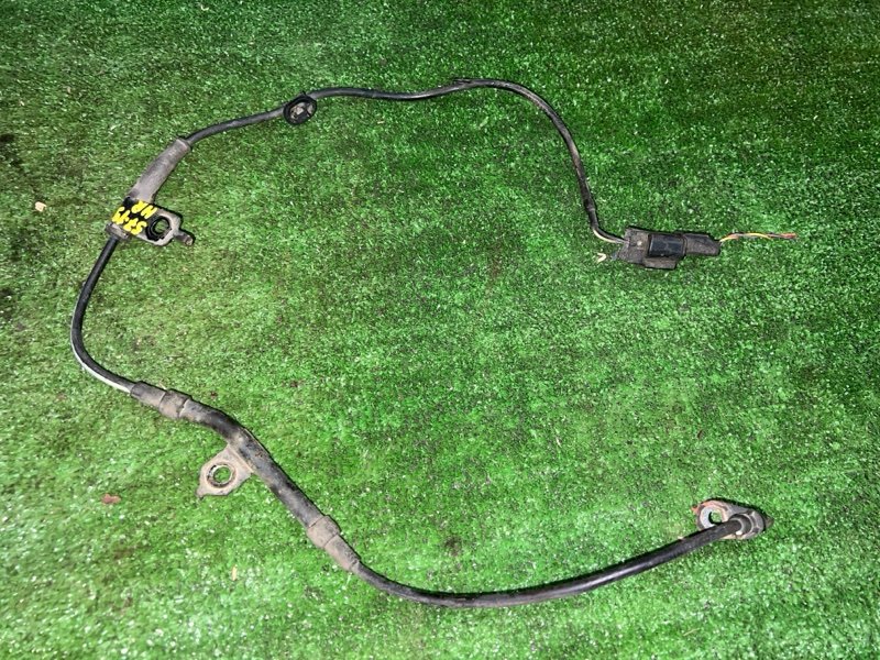 Датчик ABS Mitsubishi Grandis NA4W 4G69 2008 задний правый (б/у)