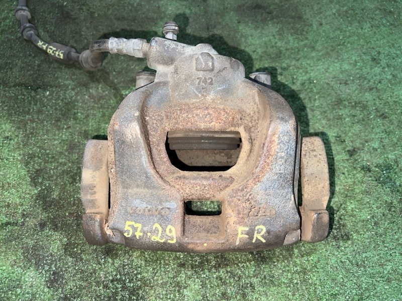 Суппорт Volvo V70 B4204T 2016 передний правый (б/у)