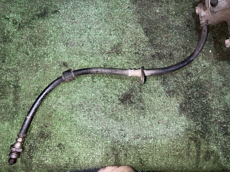 Шланг тормозной Mitsubishi Grandis NA4W 4G69 2008 передний правый (б/у)