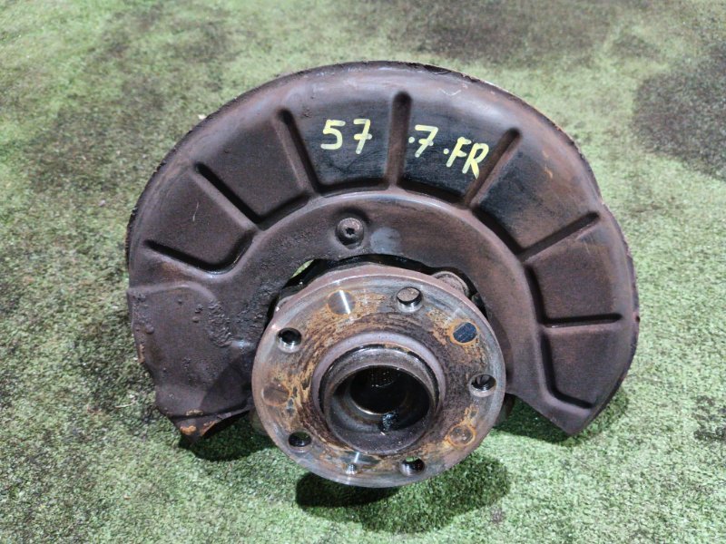 Ступица Audi A3 8PA CAXC 2003 передняя правая (б/у)