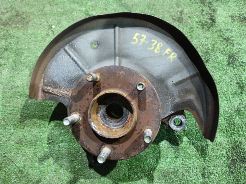 Ступица Mazda MPV LW3W L3-DE 2004 передняя правая (б/у)