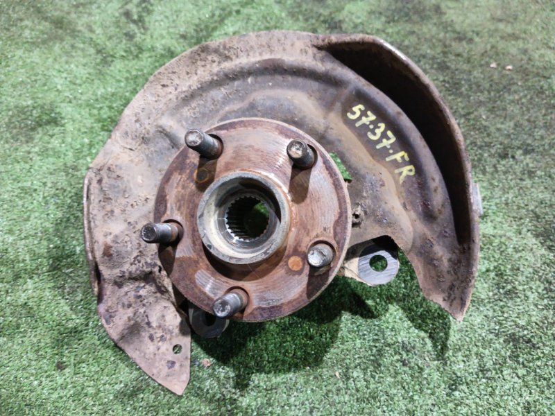 Ступица Toyota Caldina ST215 3S-FE передняя правая (б/у)