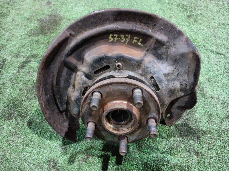 Ступица Toyota Caldina ST215 3S-FE передняя левая (б/у)