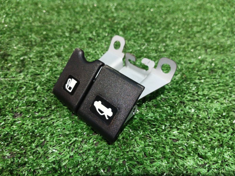 Рычаг открывания капота Nissan NV200 VM20 HR16DE 2013 (б/у)