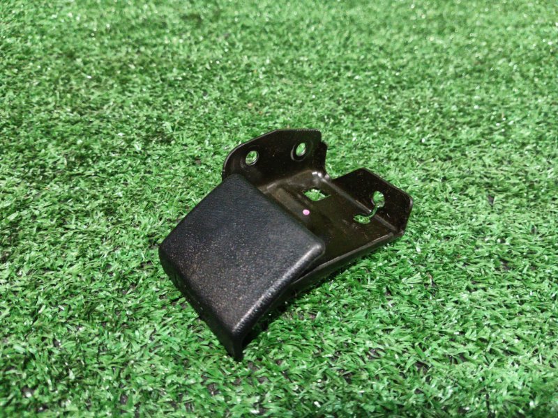 Рычаг открывания капота Nissan WINGROAD WFY11 QG15DE 2004 (б/у)