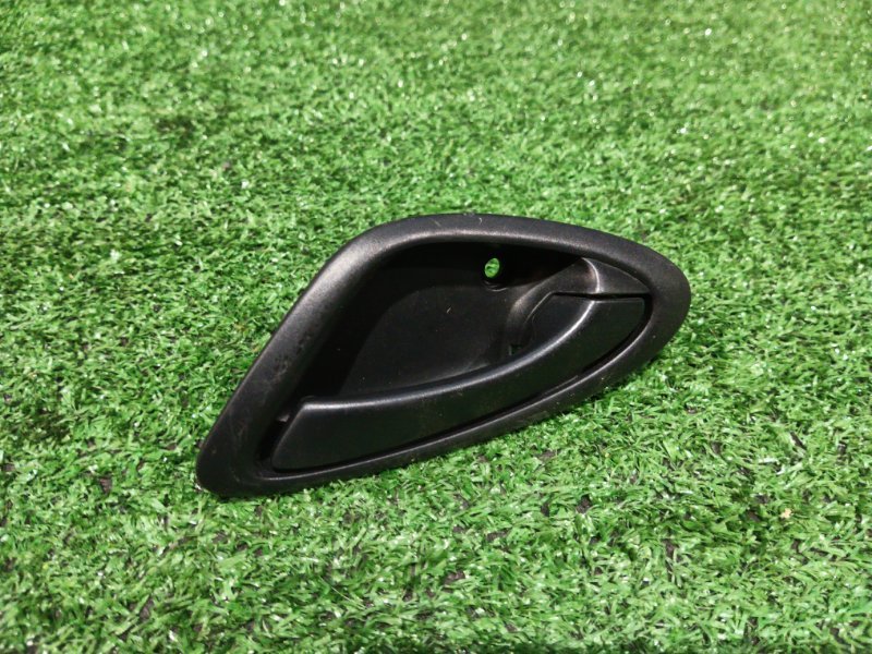 Ручка внутренняя Honda Fit GD1 L13A передняя правая (б/у)