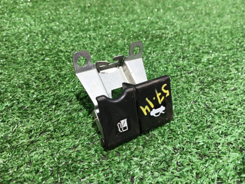 Рычаг открывания капота Nissan March AK12 CR12DE 2006 (б/у)