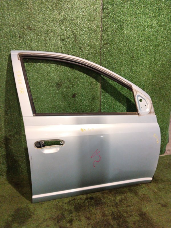 Дверь боковая Toyota Vitz SCP10 1SZ-FE 2004 передняя правая (б/у)