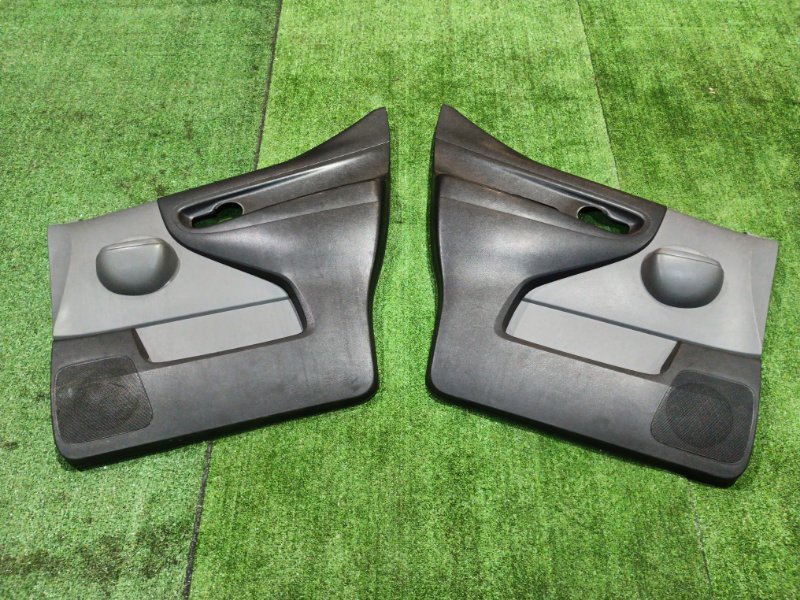 Обшивка двери Nissan NV200 VM20 HR16DE 2012 передняя (б/у)