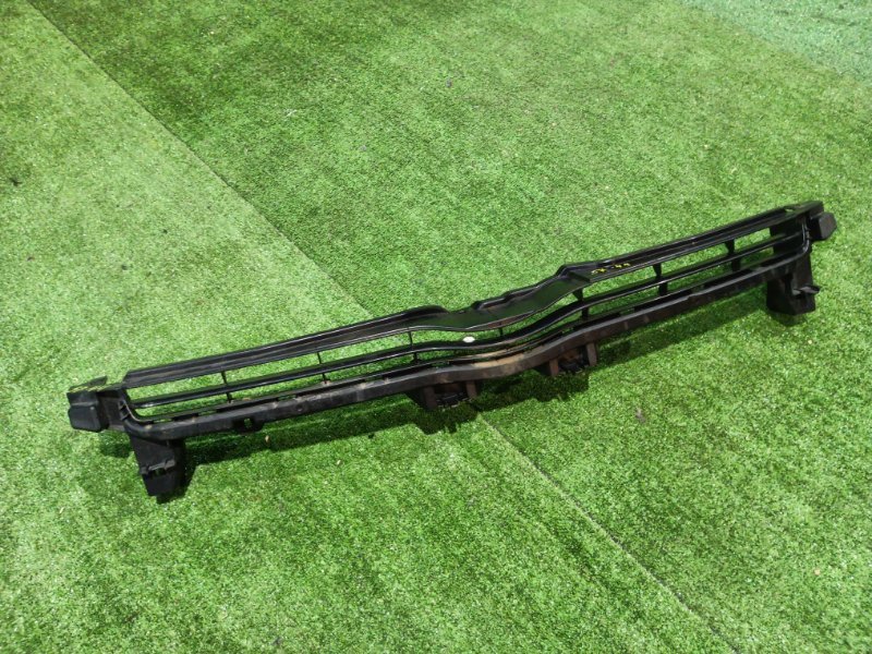 Решетка радиатора Toyota Voxy ZRR70 3ZR-FE 2008 (б/у)