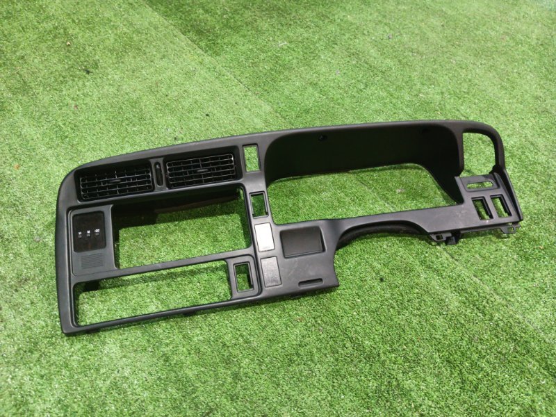 Рамка магнитофона Toyota Hiace RZH111 2RZ-E 2002 (б/у)