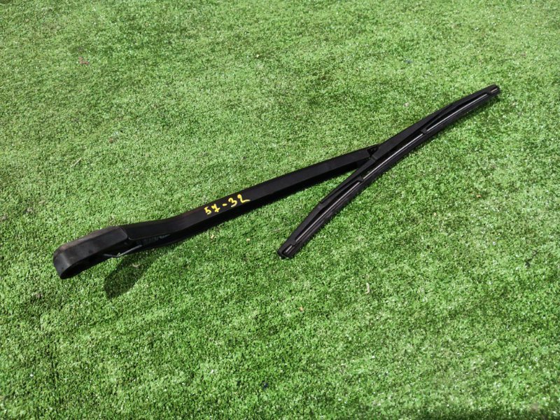 Дворник Toyota Voxy AZR60 1AZ-FSE 2005 (б/у)