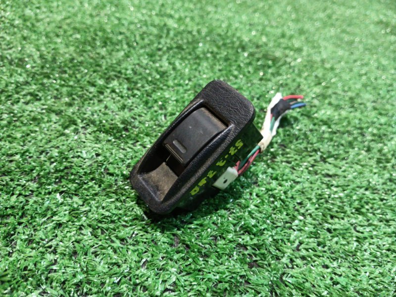 Кнопка стеклоподъемника Toyota Caldina ST215 3S-FE задняя правая (б/у)