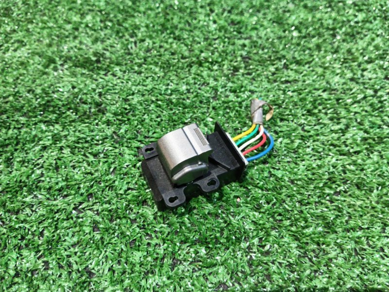 Кнопка стеклоподъемника Honda Edix BE3 K20A 2008 передняя левая (б/у)