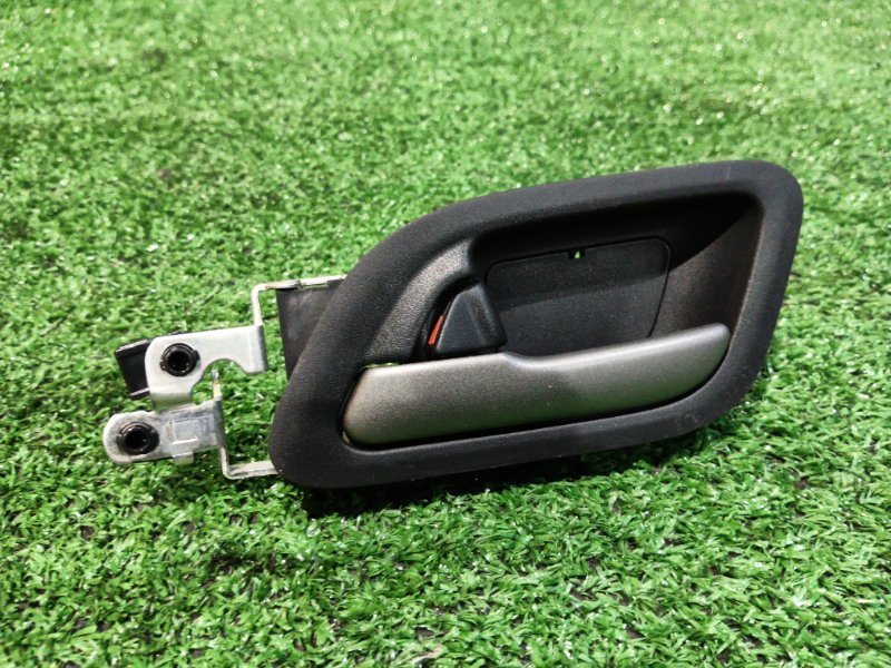 Ручка внутренняя Honda Edix BE3 K20A 2008 передняя левая (б/у)